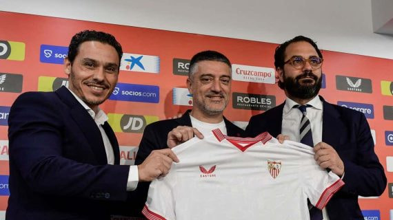 La presentación de García Pimienta en el Sevilla, con Del Nido y Orta.