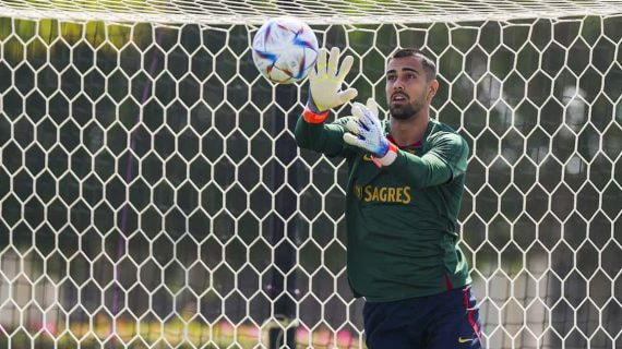Diogo Costa con la selección de Portugal en Catar.