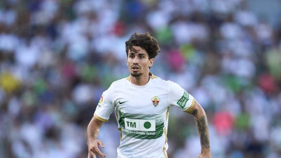 Álex Collado, en un partido con el Elche.