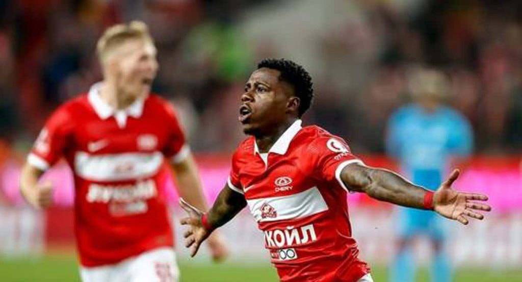 Quincy Promes celebra un gol con el Spartak de Moscú.