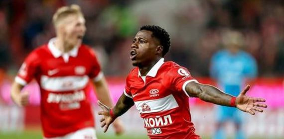Quincy Promes celebra un gol con el Spartak de Moscú.