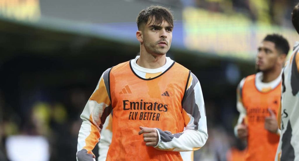 Raúl Asencio, en un entrenamiento con el Real Madrid.