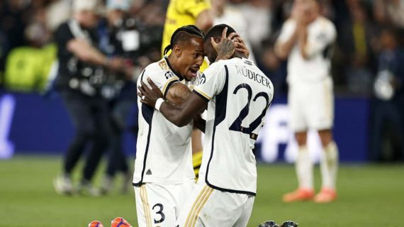 Militao y Rüdiger celebran la Champions en Wembley.