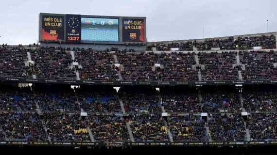 El Camp Nou durante un Clásico en marzo de 2022.