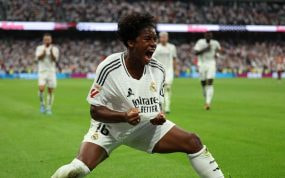 Endrick celebrando un gol en el Santiago Bernabéu.