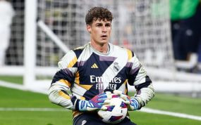 Kepa, calentando en el Bernabéu.