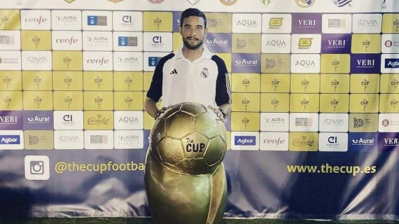 Adrià Díaz, con el Real Madrid.