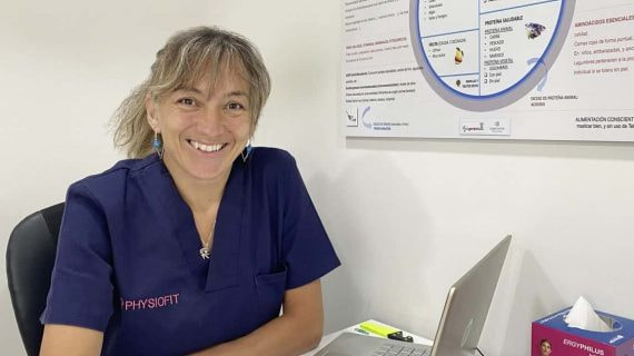 Itziar González de Arriba, en una imagen en su consulta de Irún.