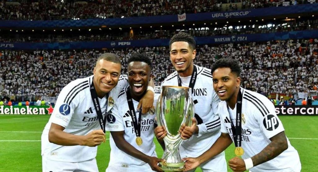 Rodrygo, Mbappé, Bellingham y Vinicius, en Varsovia.