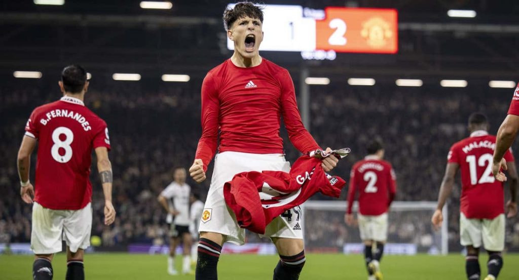 Alejandro Garnacho celebra un tanto con el Manchester United