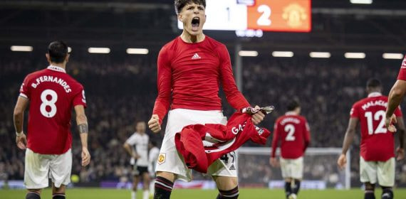 Alejandro Garnacho celebra un tanto con el Manchester United