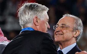 Carlos Ancelotti y Florentino Pérez, abrazados en una foto de archivo.