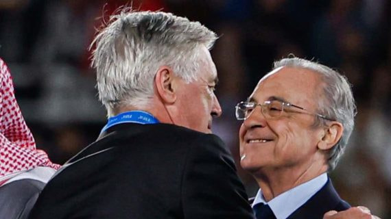 Carlos Ancelotti y Florentino Pérez, abrazados en una foto de archivo.
