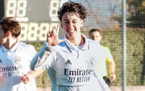 Paulo Iago celebra un gol con el Real Madrid.