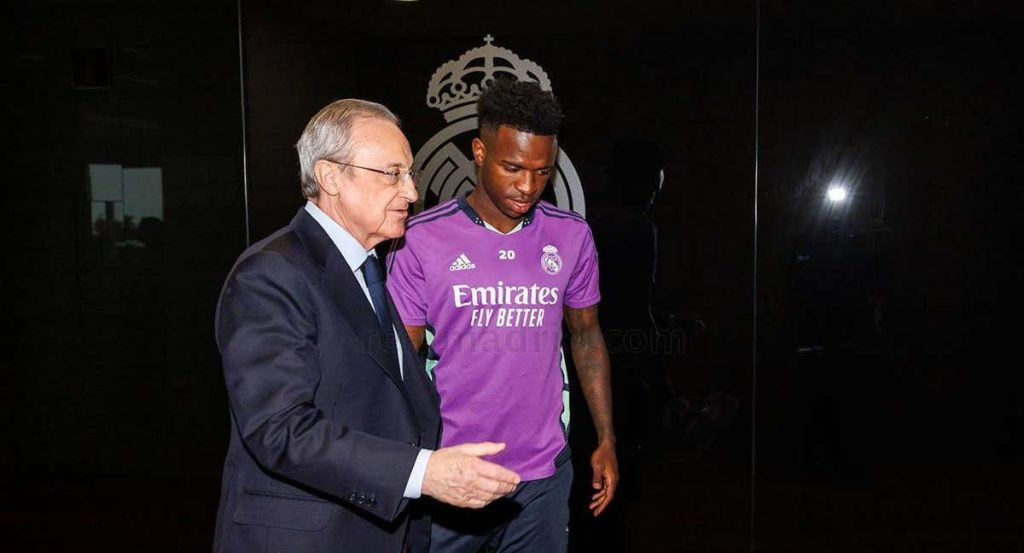 Florentino Pérez, con Vinicius Júnior.
