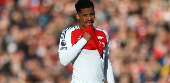 William Saliba, durante un partido de Premier League con el Arsenal.