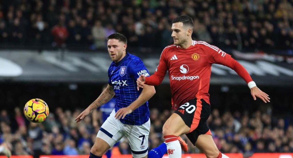 El lateral portugués Diogo Dalot en el partido que les enfrentó al Ipswick Town.