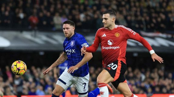 El lateral portugués Diogo Dalot en el partido que les enfrentó al Ipswick Town.