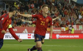 Dani Olmo celebra su gol contra Noruega.