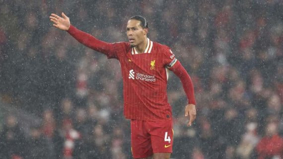 Van Dijk, durante el Liverpool-Manchester United.