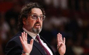 Andrea Trinchieri, entrenador del Bayern de Múnich, en un partido de la Euroliga.