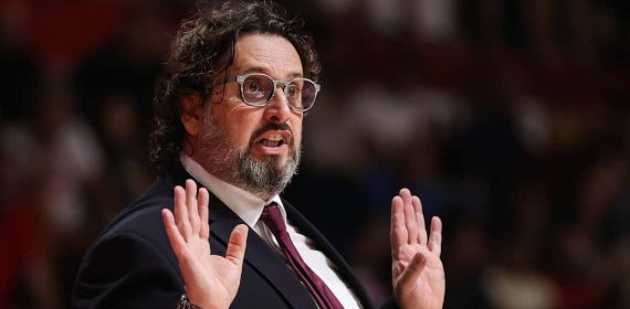 Andrea Trinchieri, entrenador del Bayern de Múnich, en un partido de la Euroliga.
