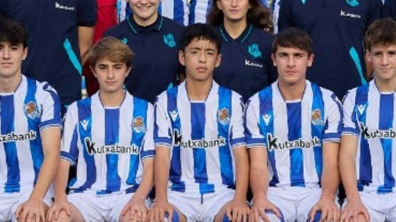 Eiji Kubo, junto a sus compañeros.