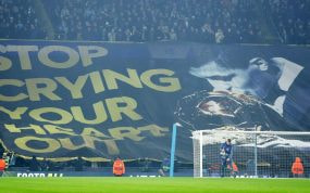 Pancarta de los aficionados del City contra el Real Madrid y Vinicius.