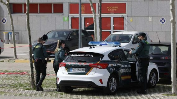 Registro de la Guardia Civil en la Ciudad del Fútbol de Las Rozas, sede de la RFEF.