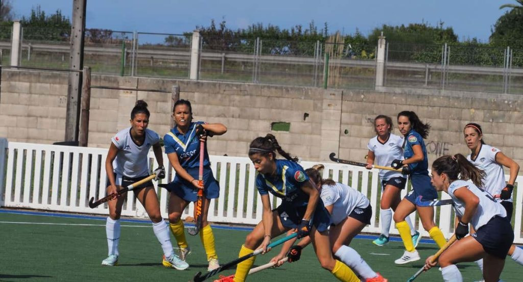 Un partido de hockey hierba.
