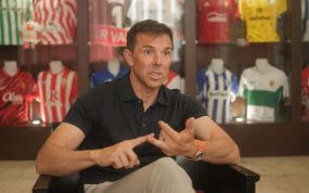 Carlos Marchena, en un momento de la entrevista con Relevo en el Hotel NH Collection de Sevilla.