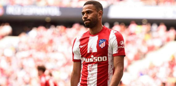 Renan Lodi, durante un partido con el Atlético de Madrid.