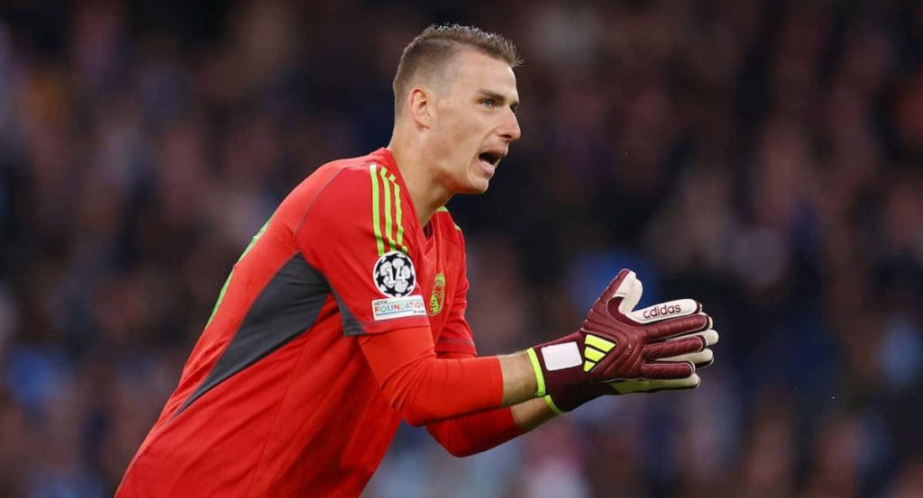 Andrey Lunin, durante el City-Real Madrid.