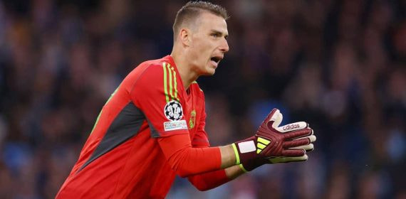 Andrey Lunin, durante el City-Real Madrid.