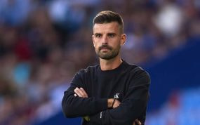 Roger Lamesa, durante su etapa como entrenador del Levante en un partido de Liga F ante el Barcelona.