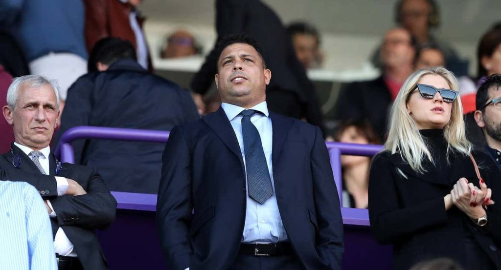 Ronaldo, en el palco de Zorrilla durante un partido del Valladolid.