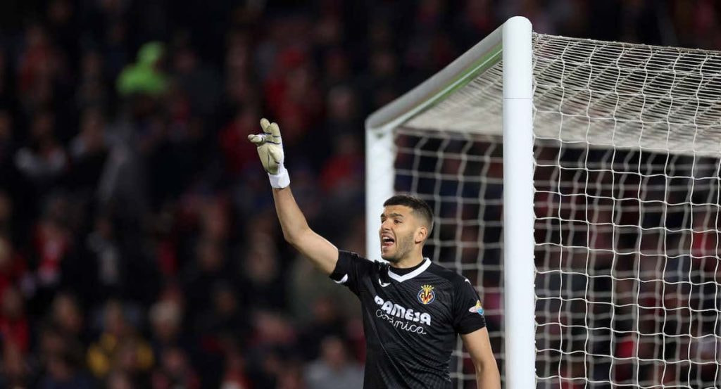 Rulli, durante el partido del Villarreal ante el Liverpool.