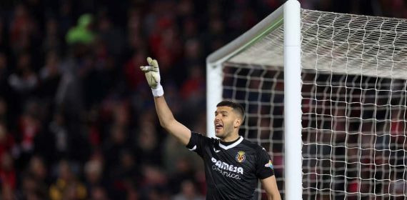 Rulli, durante el partido del Villarreal ante el Liverpool.