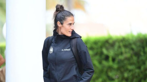 Montse Tomé en el hotel Oliva Nova donde está concentrada la Selección.