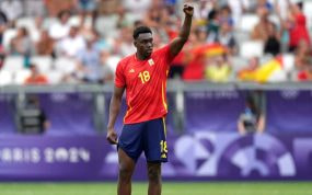 Samu Omorodion, con la camiseta de España en los JJOO.