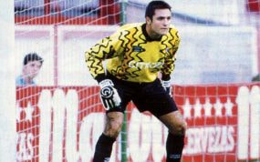 Santi Cañizares, en un partido con el Celta.