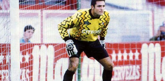 Santi Cañizares, en un partido con el Celta.