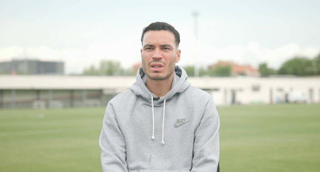 Raúl de Tomás, durante la entrevista a Relevo antes de enfrentarse al Real Madrid.