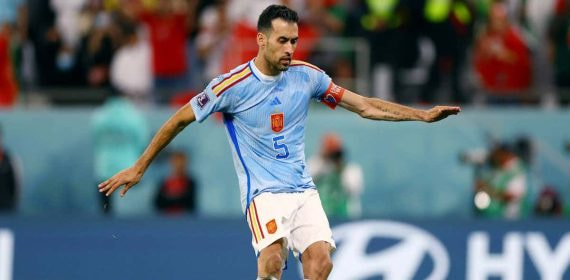 Sergio Busquets, en acción con la selección.