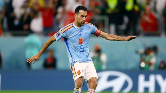 Sergio Busquets, en acción con la selección.