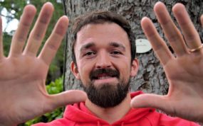 Sertaç Şanlı, ya exjugador del Barça.