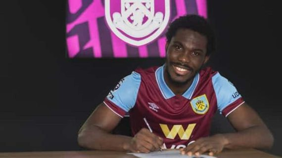 Datro Fofana, firma su cesión con el Burnley.