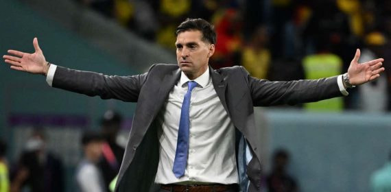 Diego Alonso durante su etapa como seleccionador de Uruguay en el Mundial de Qatar.