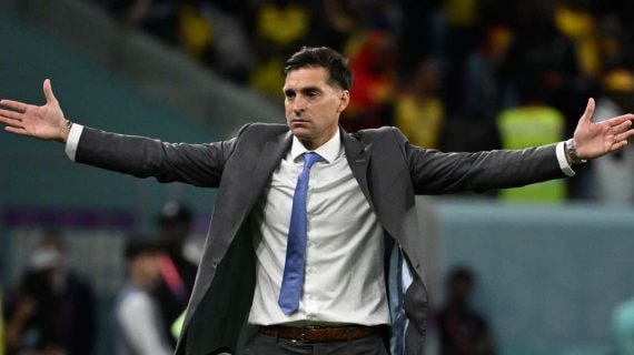 Diego Alonso durante su etapa como seleccionador de Uruguay en el Mundial de Qatar.