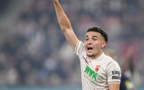 Vargas en un partido con el Augsburgo.